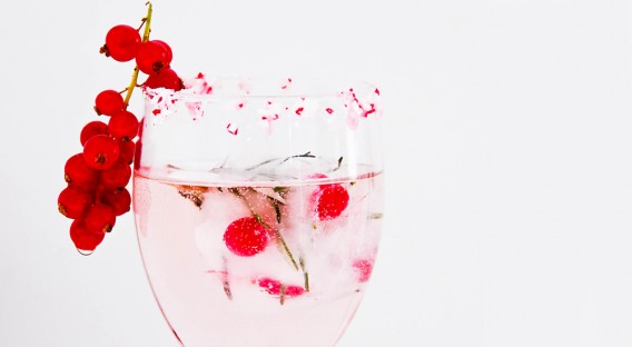 Christmas Ice Cubes via funkytime // weekly loves @ little bit heart